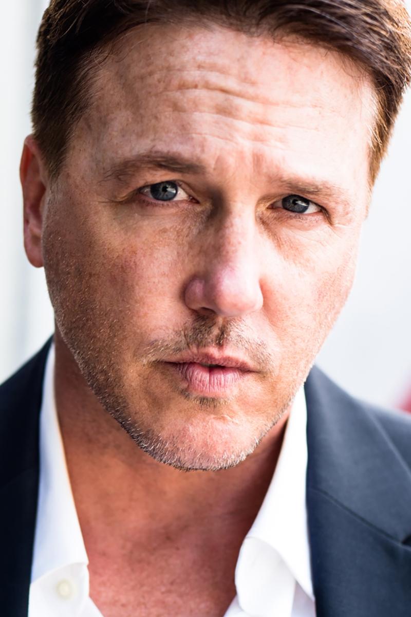 Lochlyn Munro - Billy