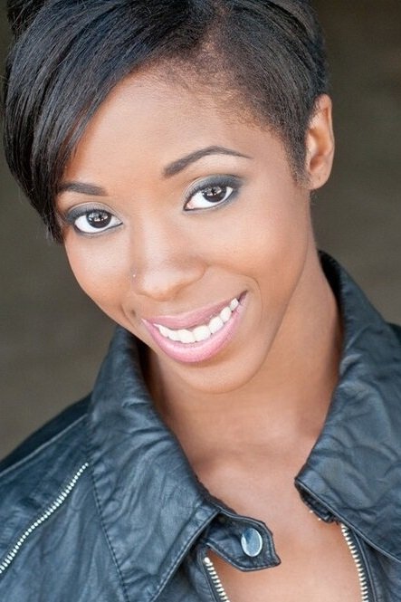 Zola Williams - Dora Milaje (uncredited)