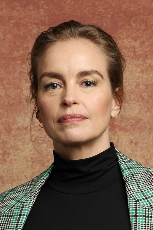 Nina Hoss - Sharon Goodnow