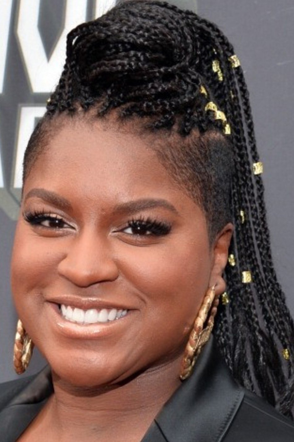 Ester Dean - Legsly (voice)