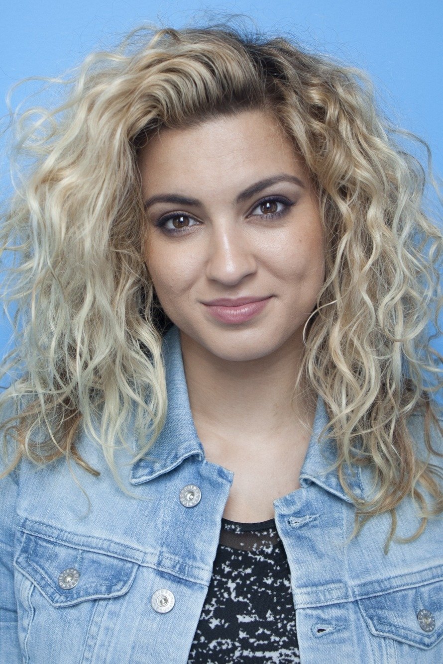 Tori Kelly - Self - Performer