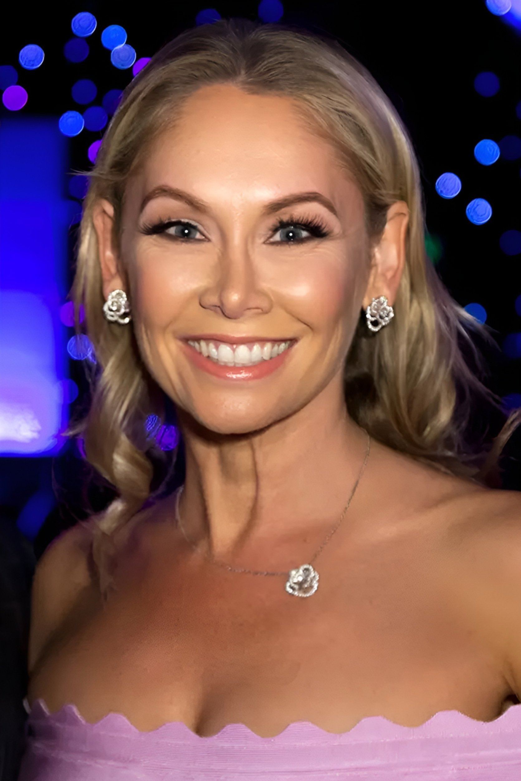 Kym Johnson - Evie Knightly