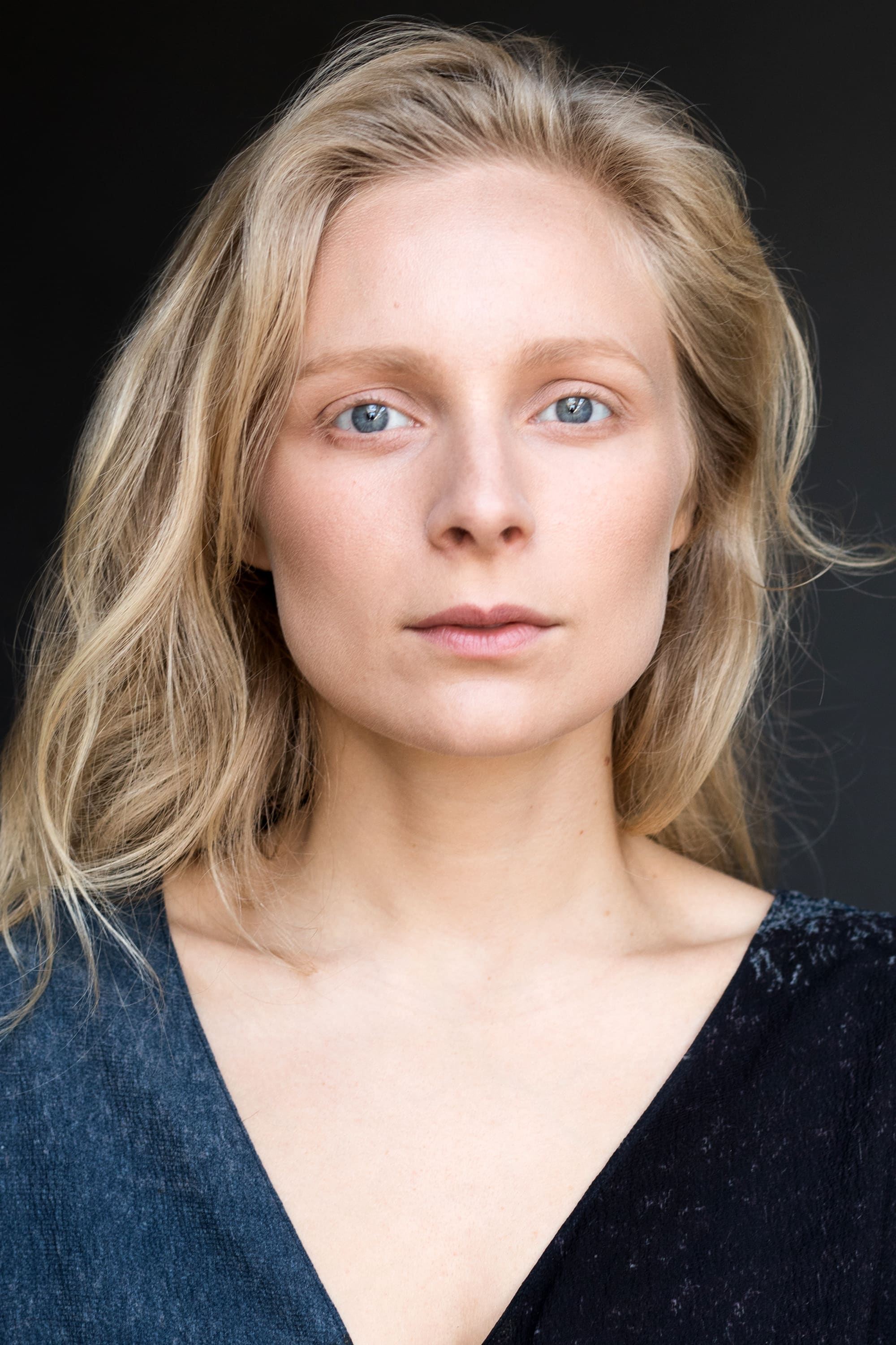 Salome R. Gunnarsdottir - Singing Icelandic Woman