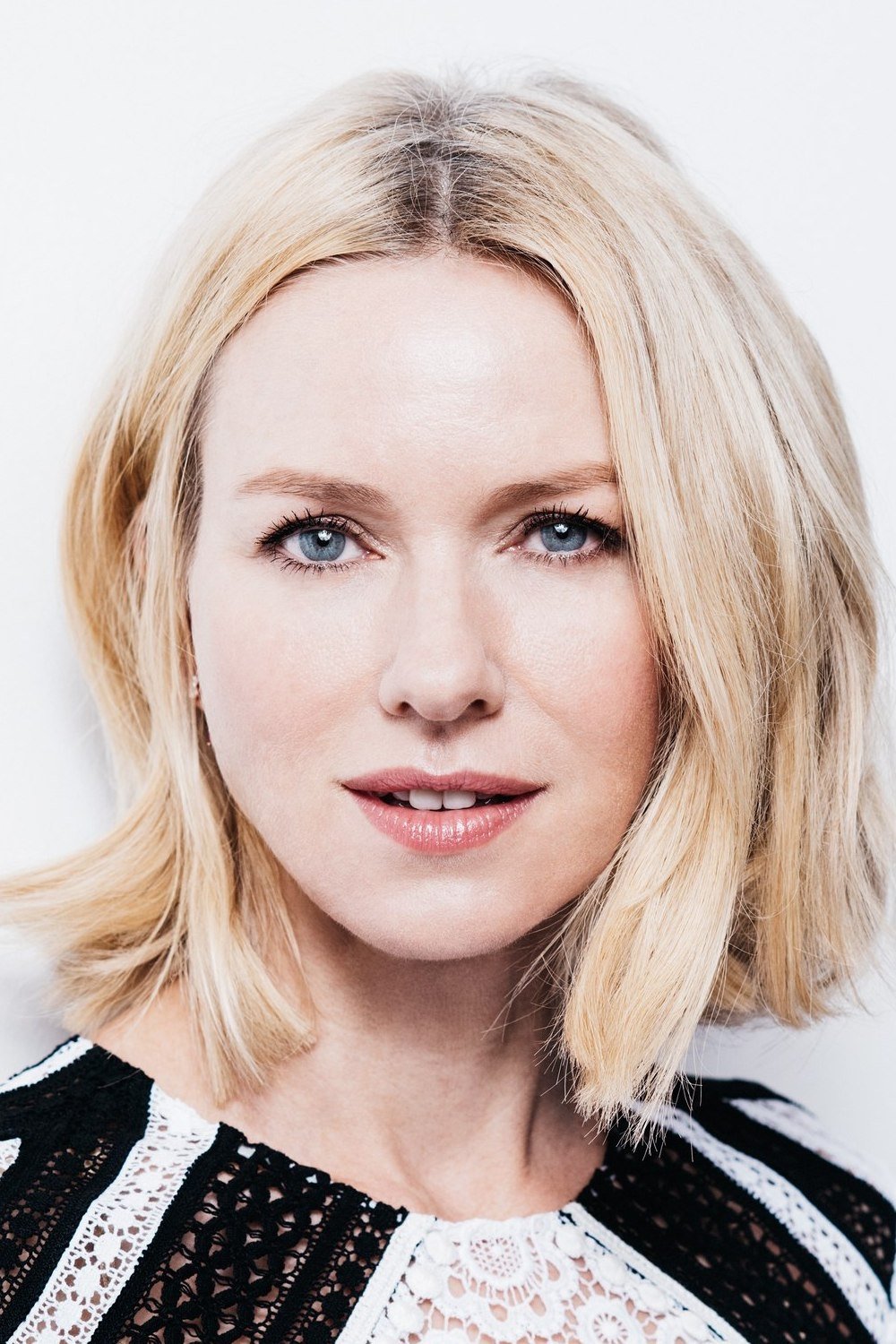 Naomi Watts - Suzie Rabbit (voice)