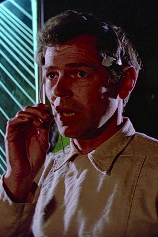 Burnell Tucker - Secret Service Man (uncredited)