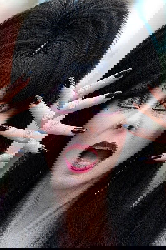 Cassandra Peterson - Elvira