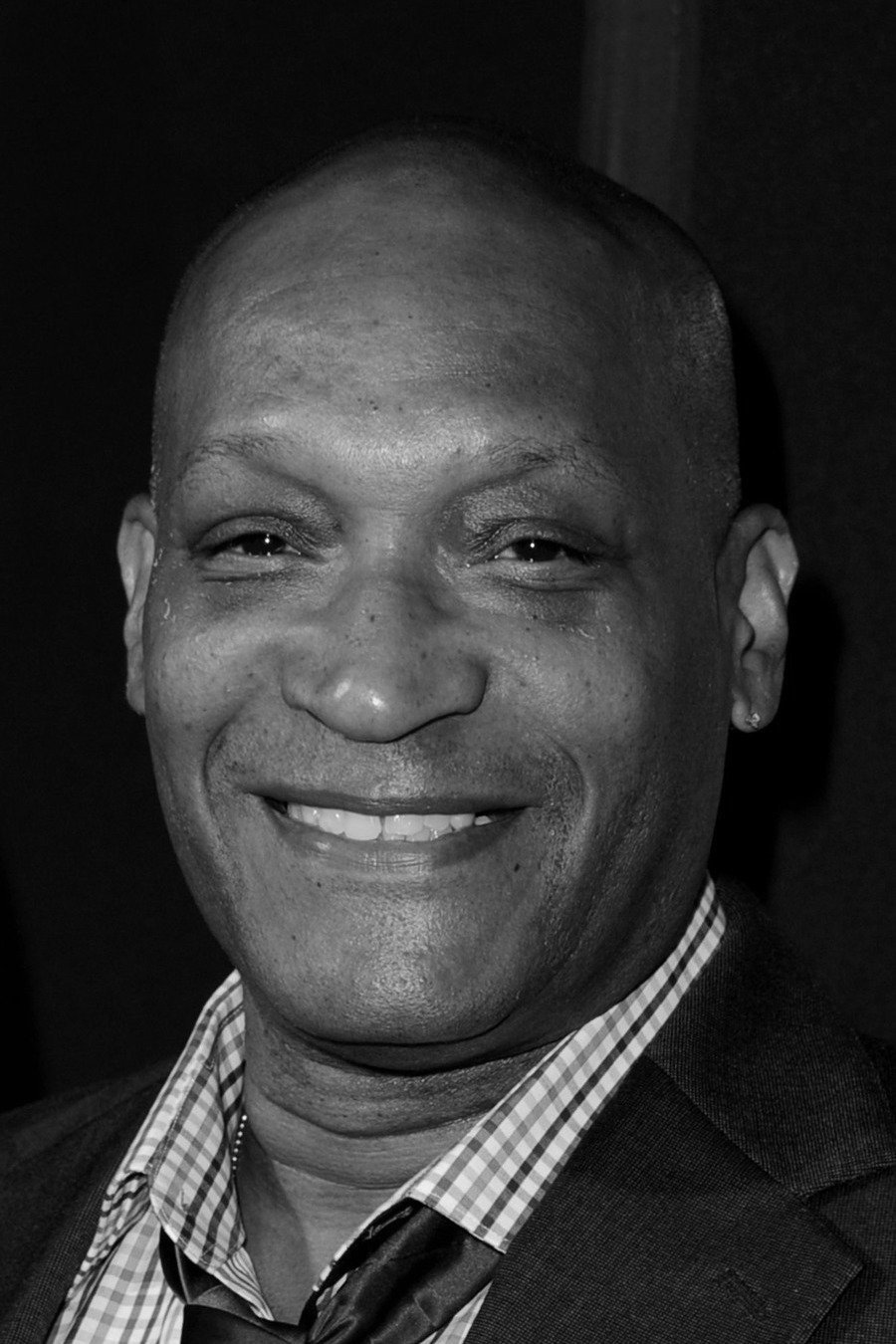 Tony Todd - Captain Darrow