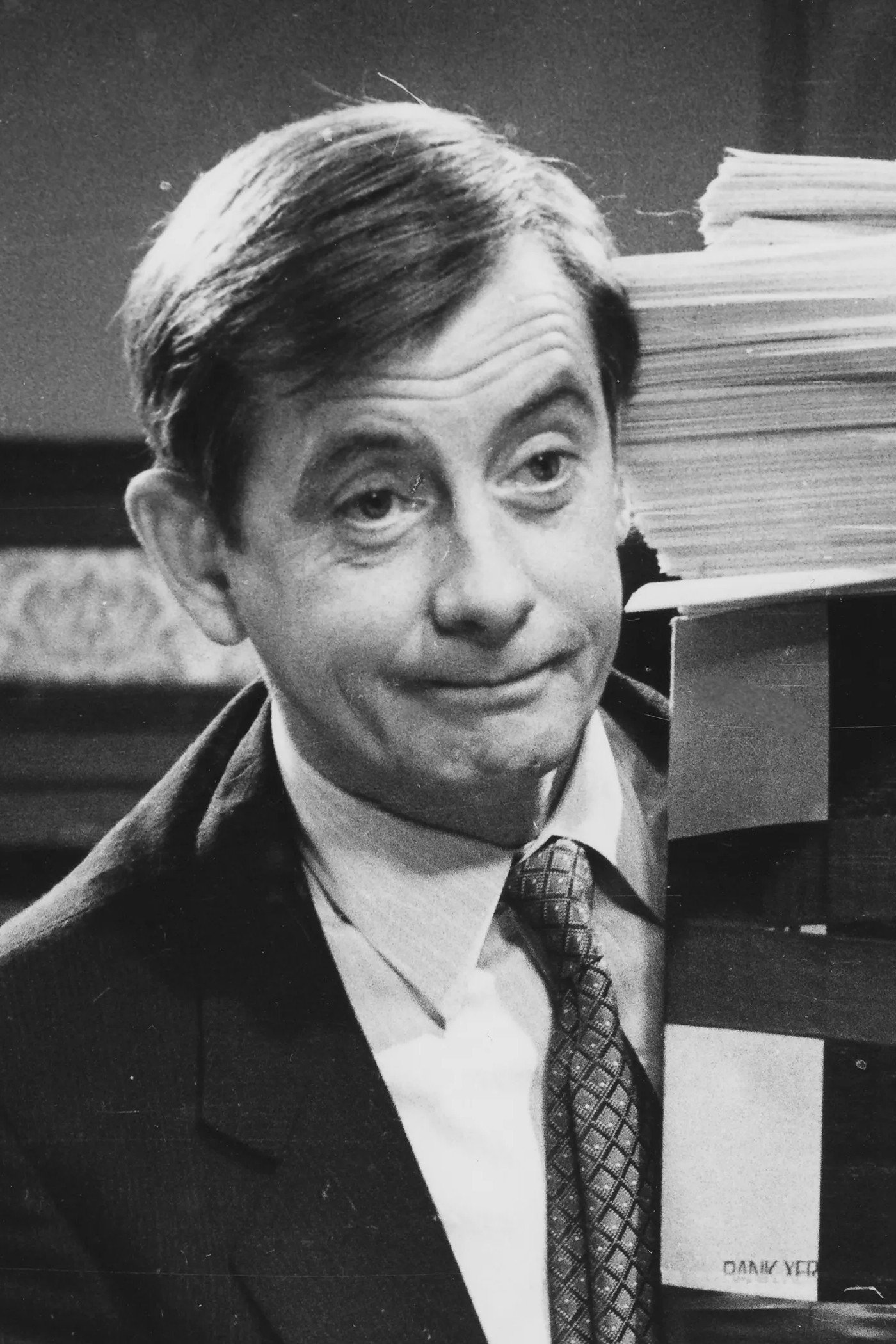 Derek Fowlds - Himself