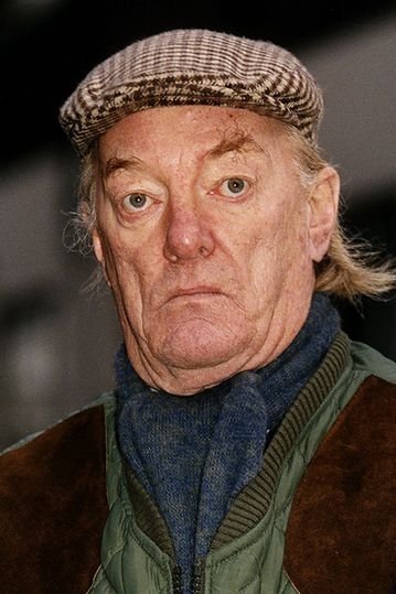 Jeremy Kemp - General Streck