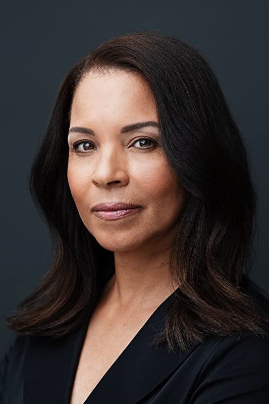 Traci Wolfe - Journalist