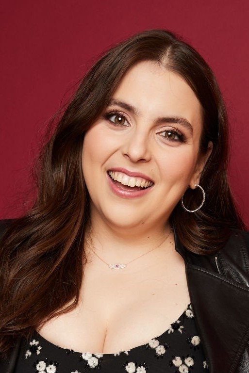 Beanie Feldstein - Molly