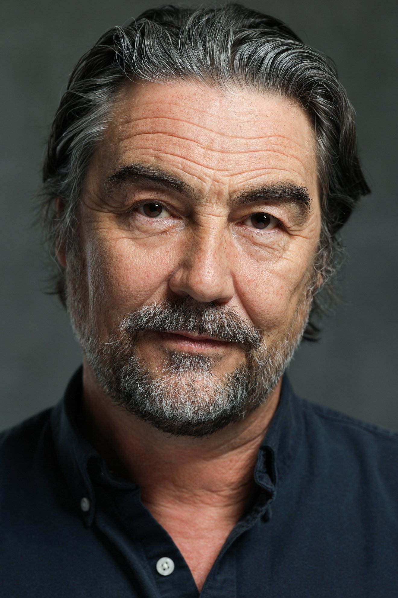 Nathaniel Parker - Sir Robert Hamilton