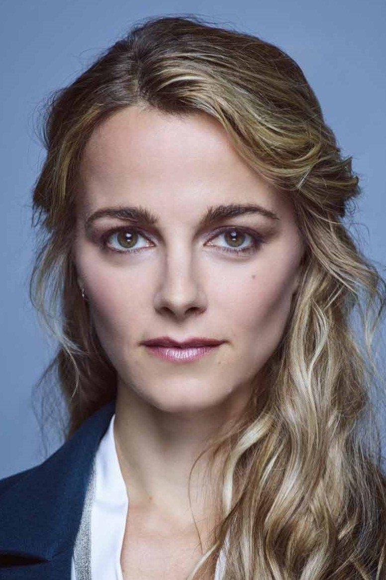 Bojana Novaković - Julie