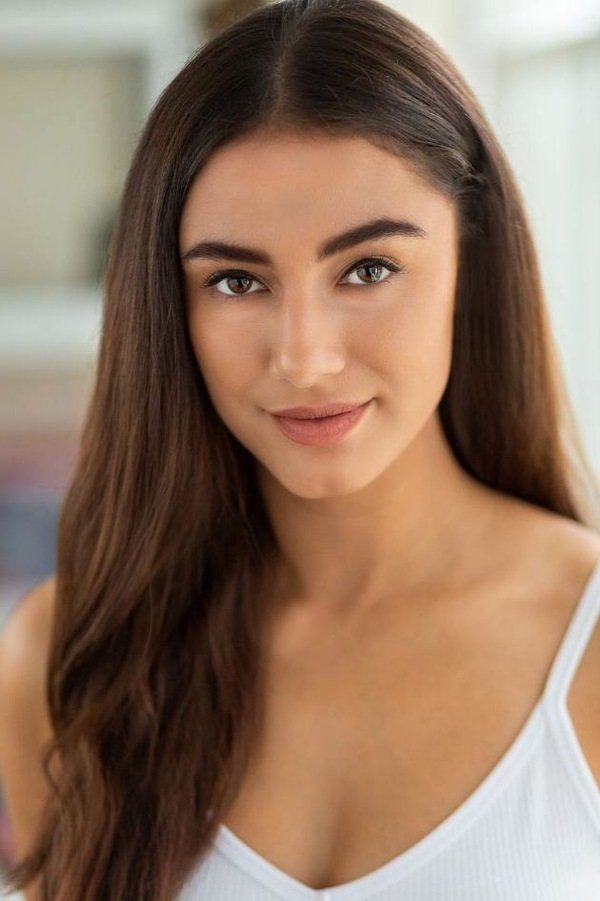Kiera Klassen - Young Nina