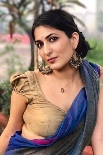 Eisha Chopra - 