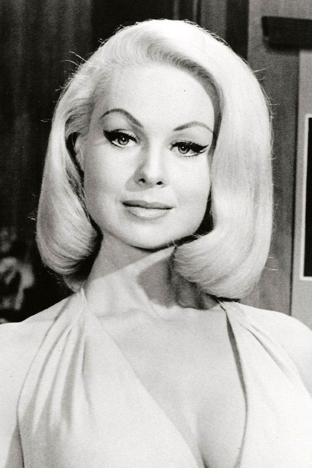 Joi Lansing - Chorus Girl (uncredited)