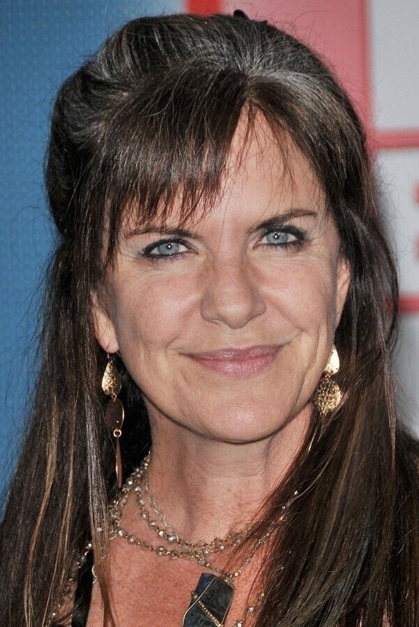 Jennifer Hale - Mary Batson (voice) / L.N. Ambassador (voice)