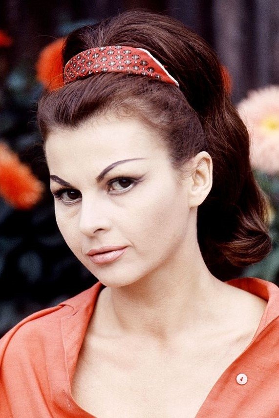 Nadja Regin - Bonita