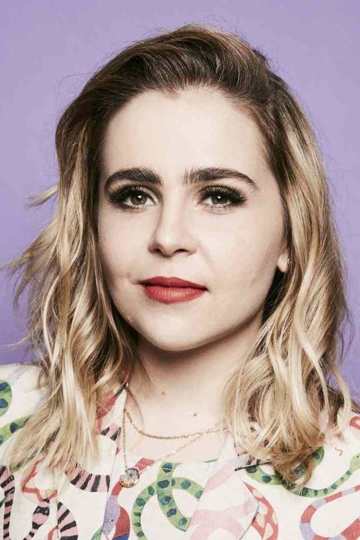Mae Whitman - Roxy Richter