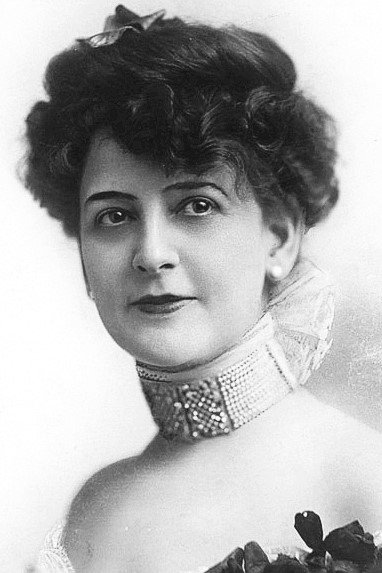 May Robson - Elizabeth Random