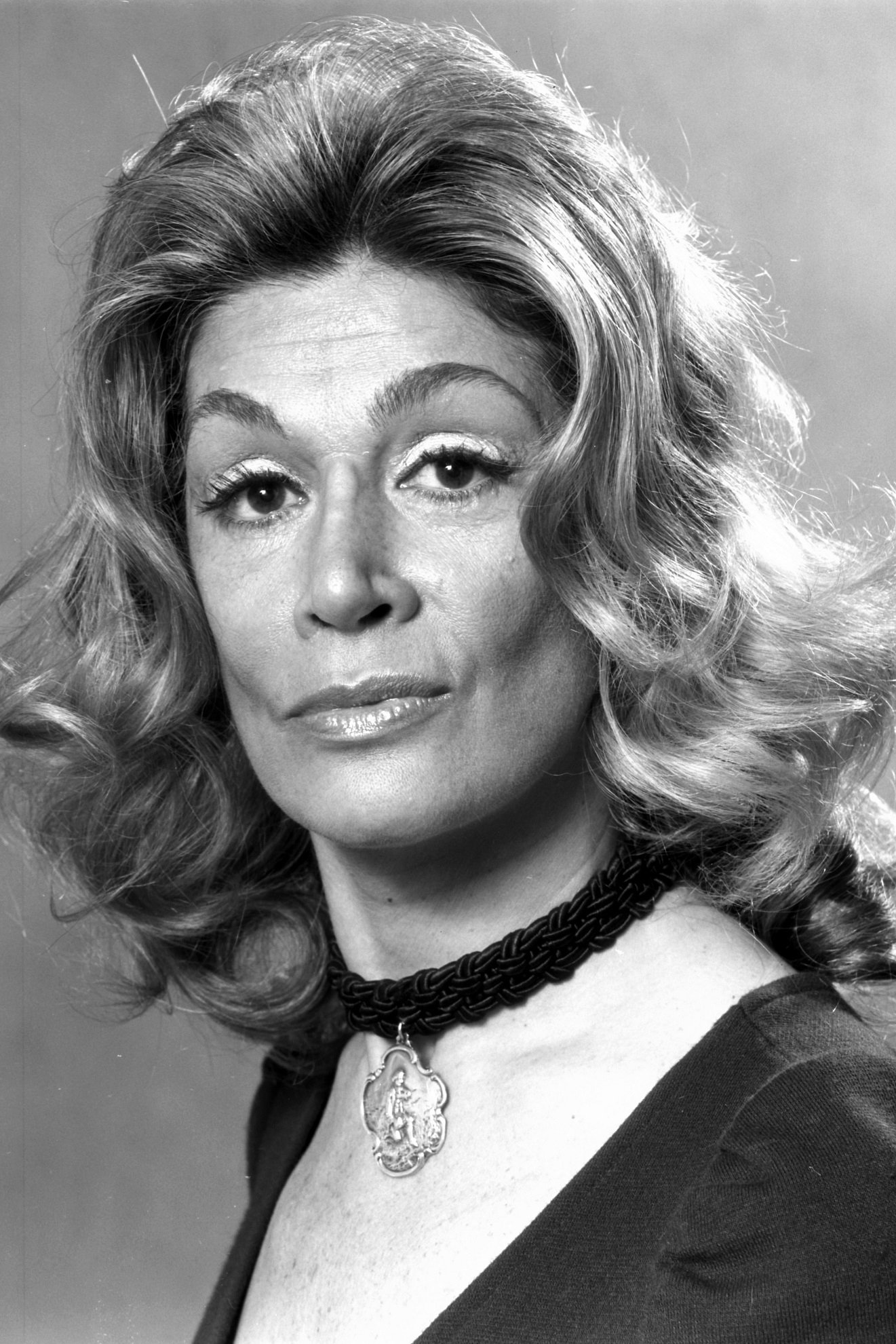 Sylvia Miles - Dolores the Realtor