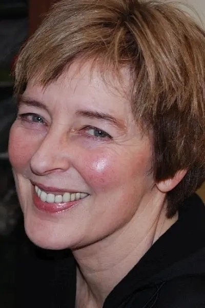 Leslie Lyles - Natalie