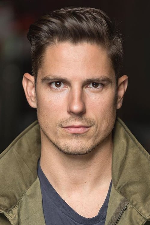 Sean Faris - Lucas Thomas