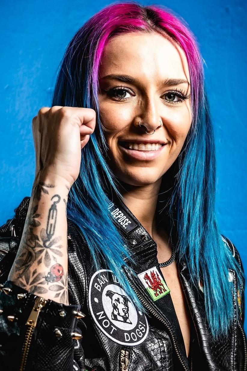 Steffanie Newell - Tegan Nox