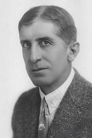 Frank Campeau - Welfare Officer (uncredited)