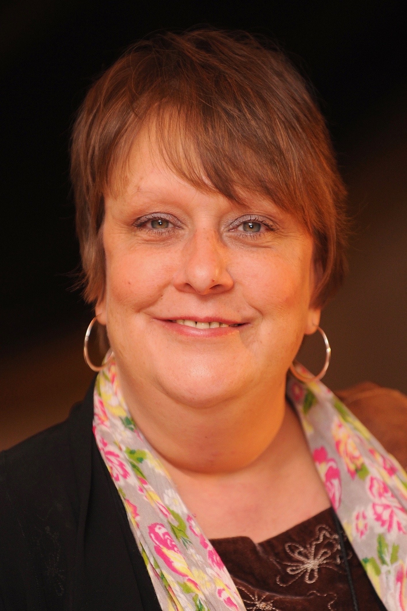 Kathy Burke - Gwen Batterbee (voice)