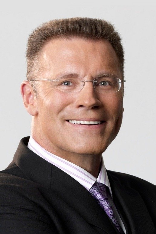Howie Long - Self (archive footage)