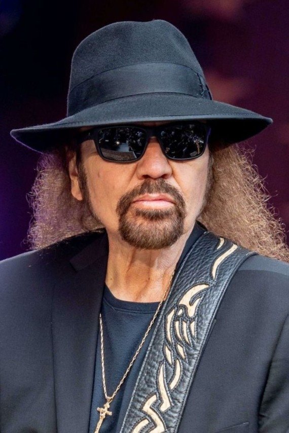 Gary Rossington - Himself