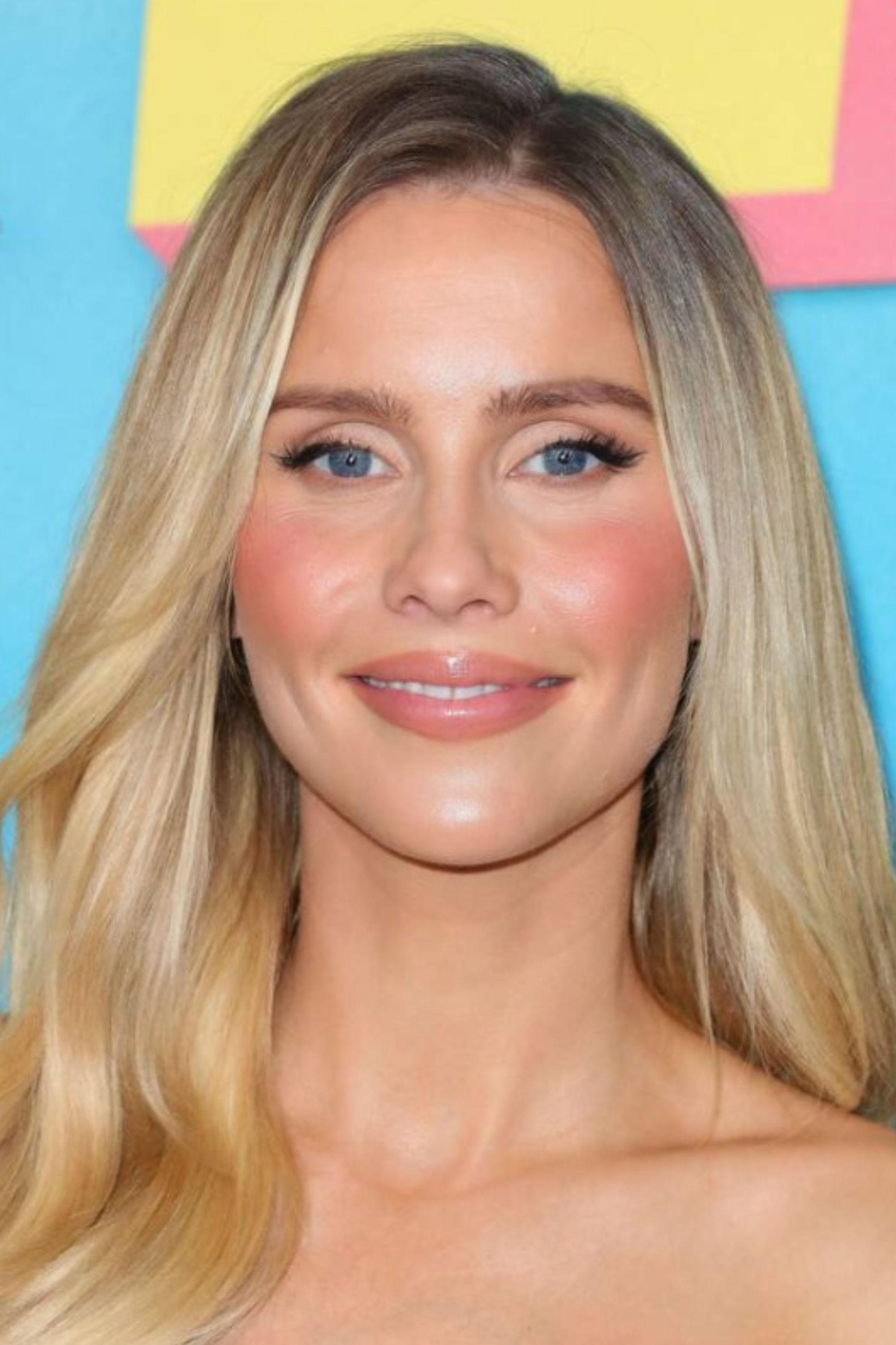 Claire Holt - Abbey Campbell