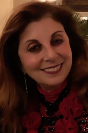 Mimi Maynard - Pinuccia Aragosta (voice)