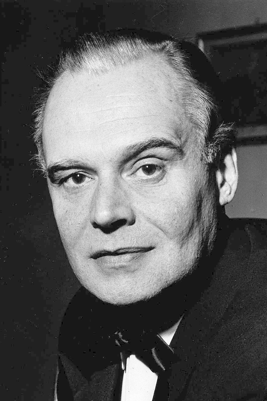 Albert Lieven - Commandant