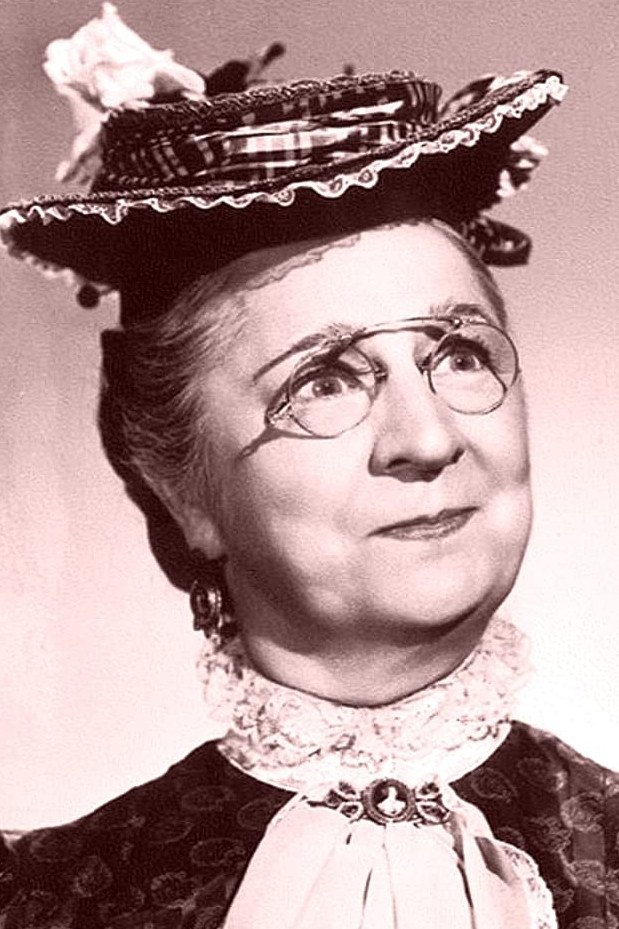 Sarah Edwards - Lucy's Attorney's Wife (uncredited)