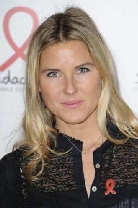 Stéphanie Renouvin - Newsreader