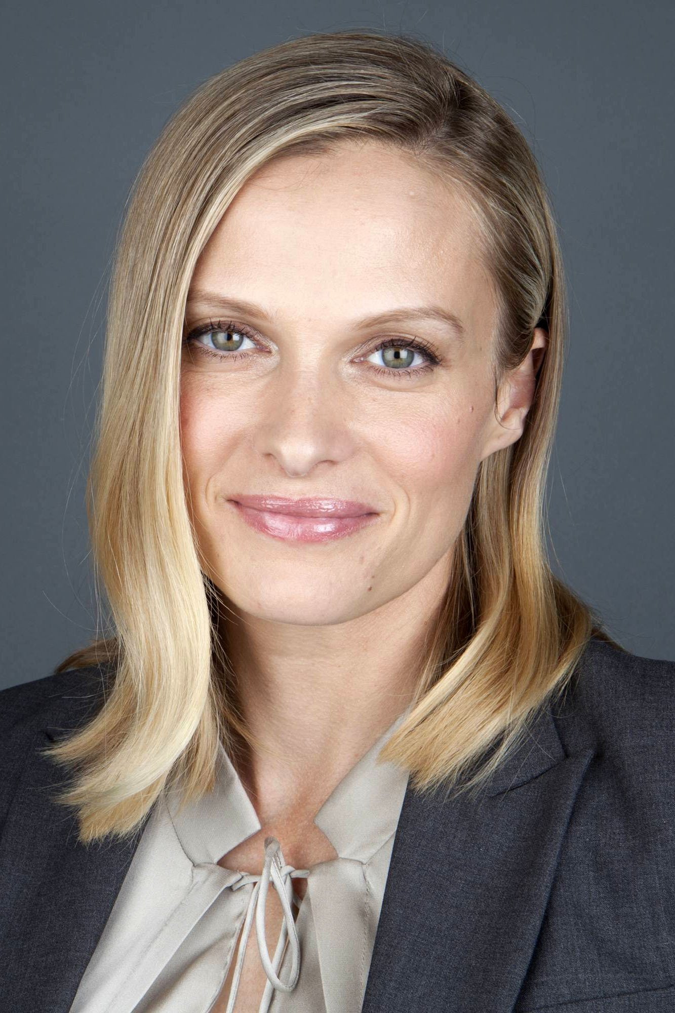 Vinessa Shaw - Self