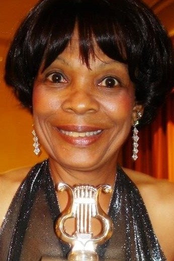 Carolyn Crawford - Wybie's Grandmother (voice)