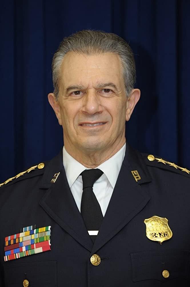 John De Bello - Patrolman Matthews (uncredited)
