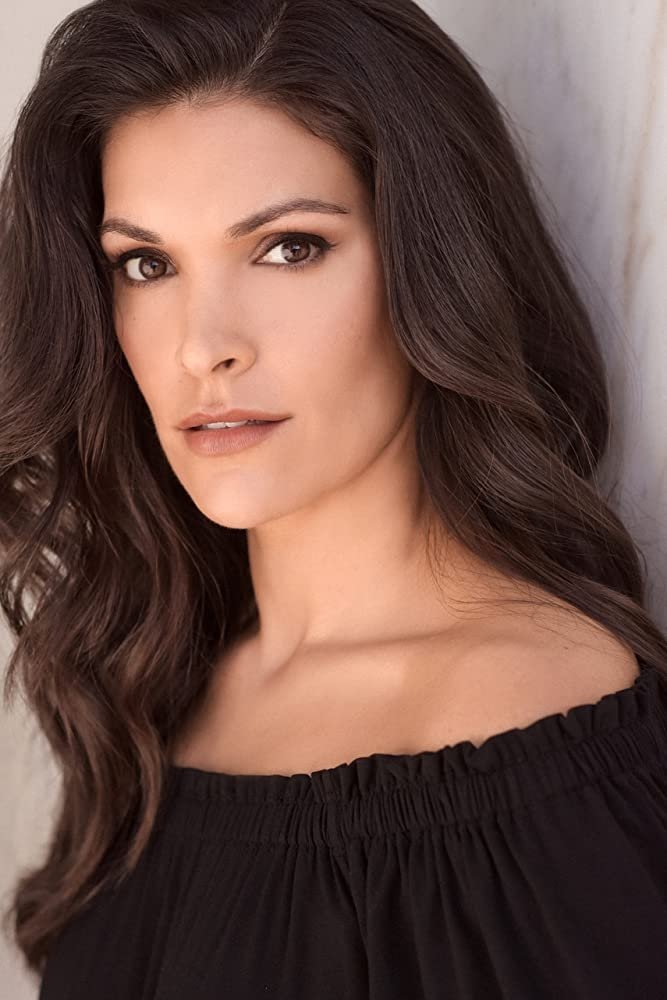 Paula Giroday - Leslie