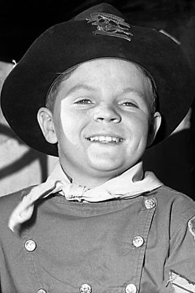 Lee Aaker - Boy (uncredited)