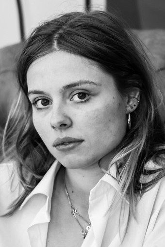 Isabella Depeweg - Working Girl