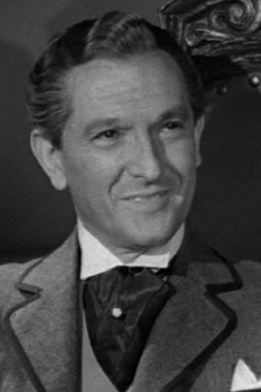 Larry Wheat - Clerk (uncredited)