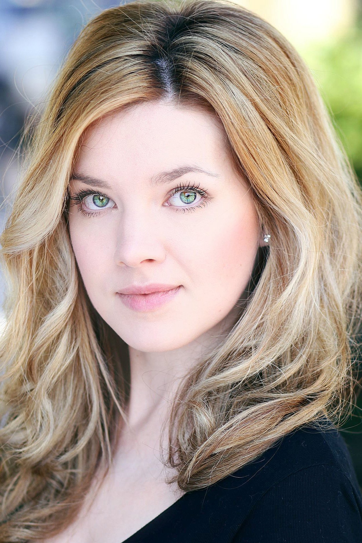 Evie Wray - Wedding Guest / Dancer (uncredited)