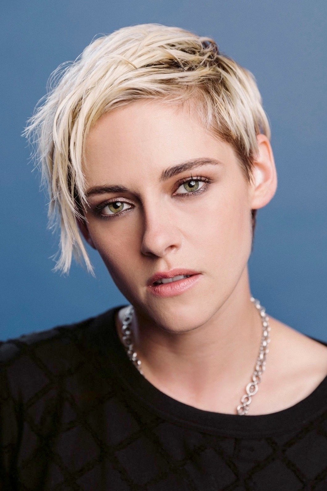 Kristen Stewart - Tracy Tatro