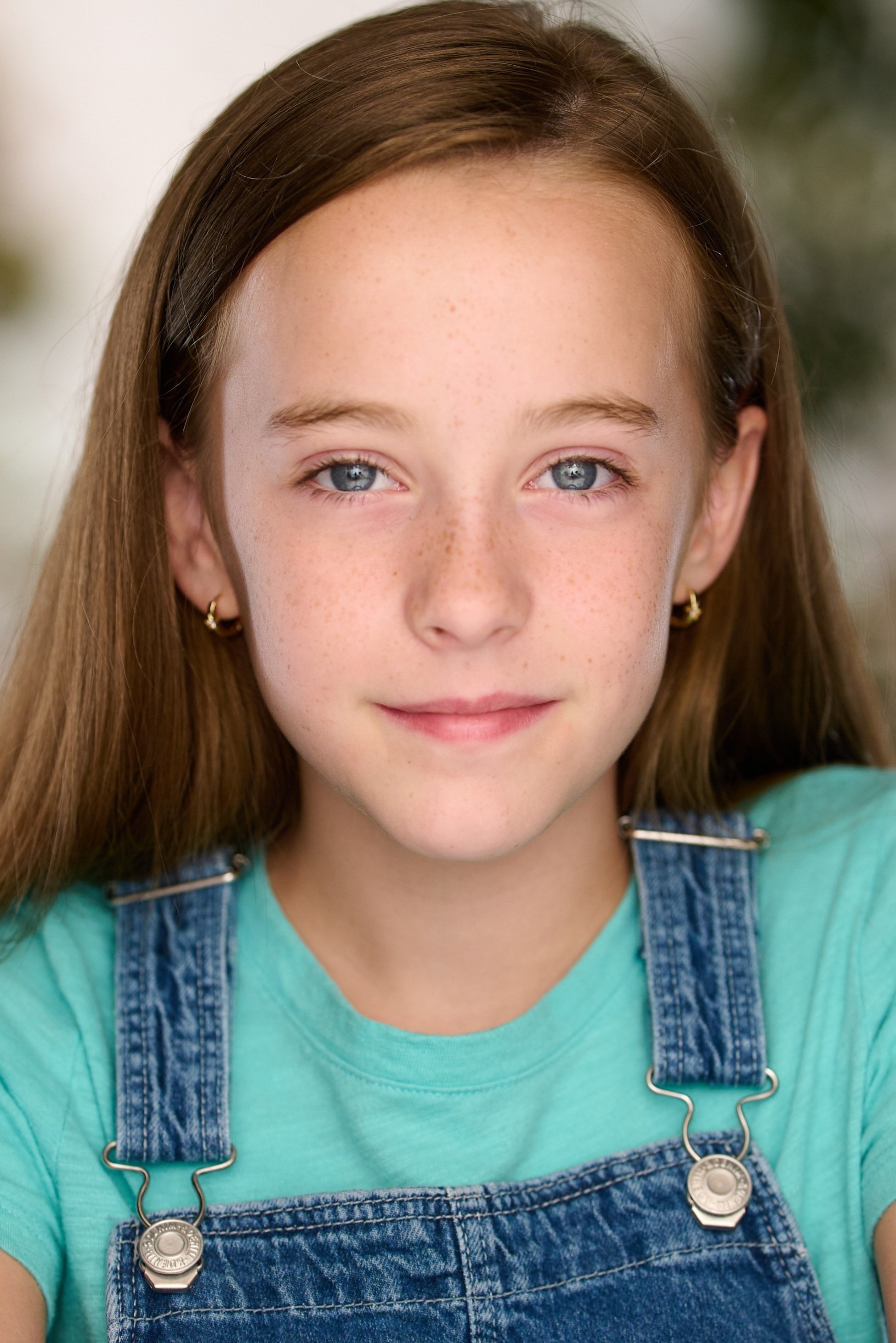Ava Weiss - Girl