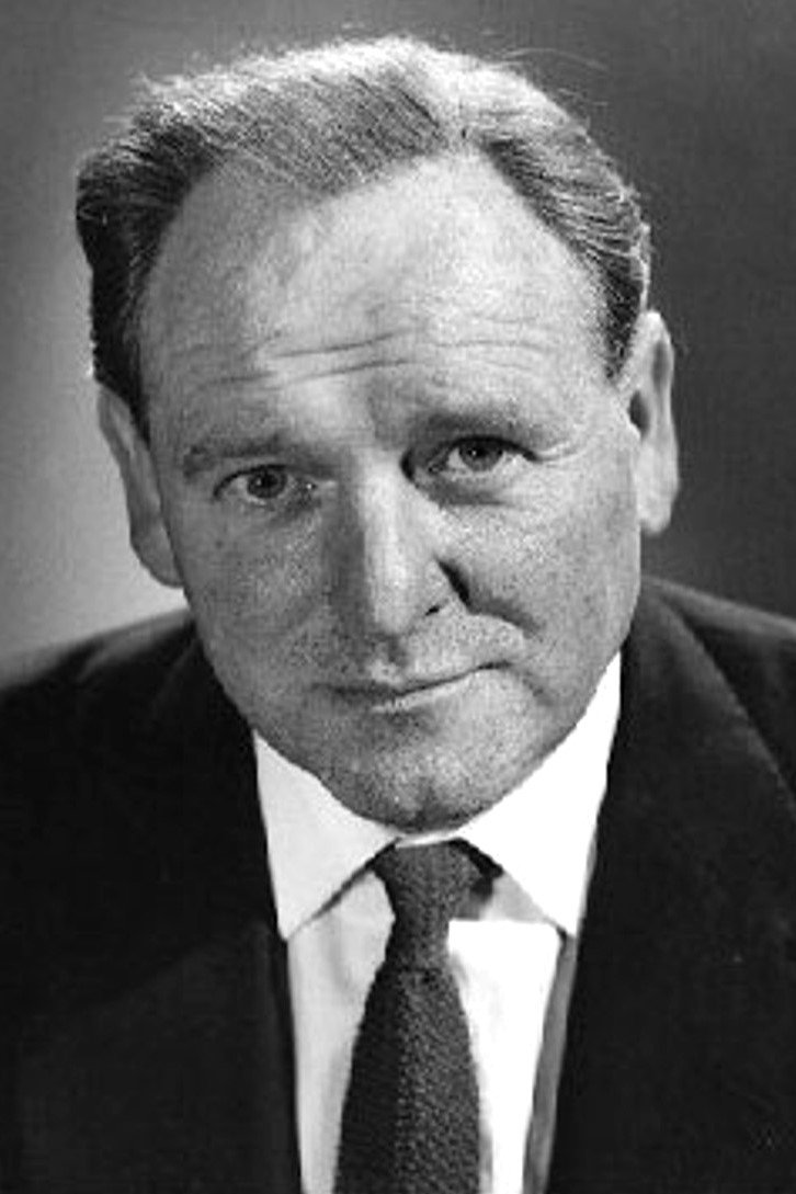 Bernard Lee - M