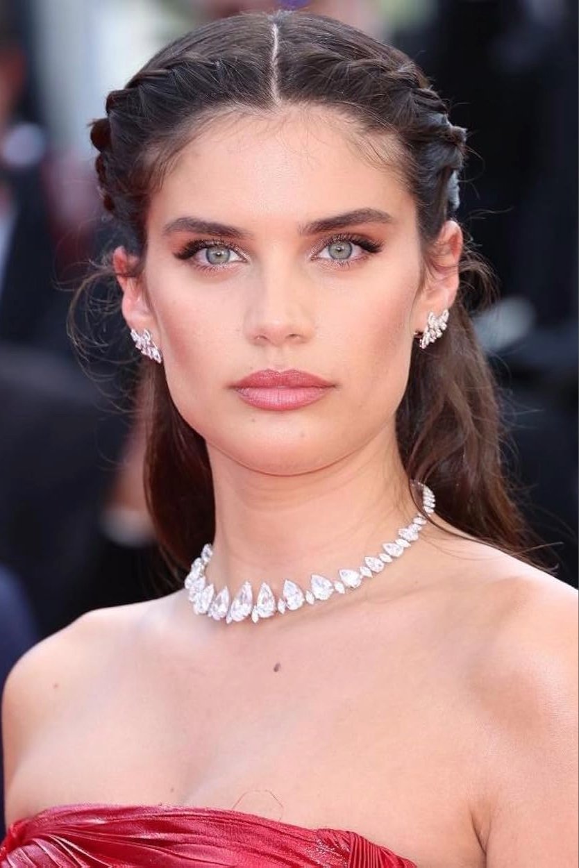 Sara Sampaio - Wendy