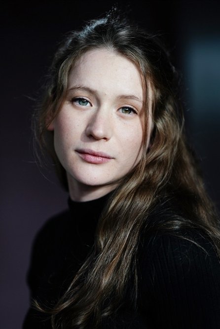 Claire Duburcq - Lauri